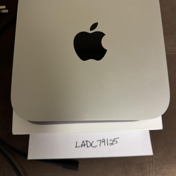 Mac mini 2020 - 256 GB, Silver, 16 GB, Apple M1