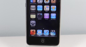 Fair
													Apple iPod Touch 2nd Gen - Wi-Fi, Black, 8 GB, photo 1 of 2