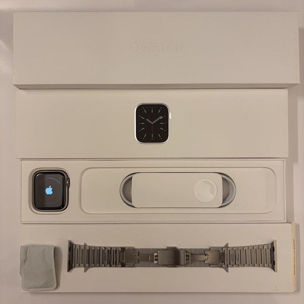 Apple Watch Series 6 44mm - Unlocked, Silver, A2294 - Cellular, Stainless Steel
