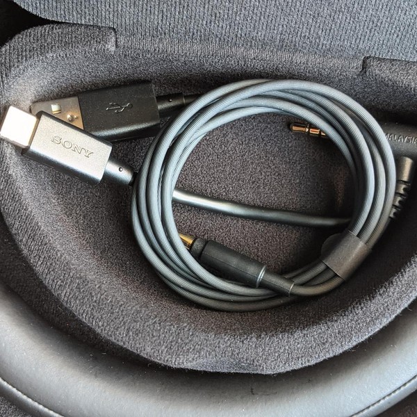 Sony WH-1000XM5 - Black