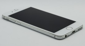 Good
													Apple iPhone 6 - AT&T, Silver, 16 GB, A1549, photo 4 of 8