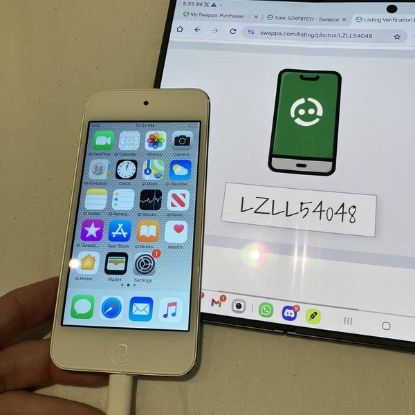 Apple iPod Touch 6th Gen - Wi-Fi, Silver, 16 GB