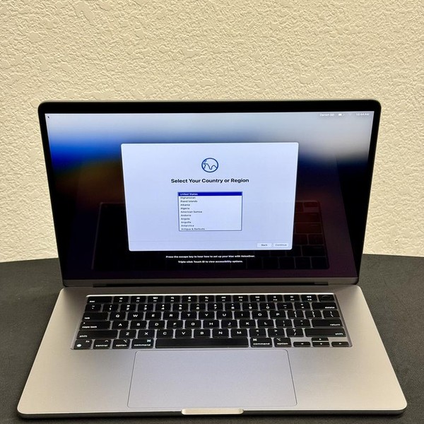 MacBook Air 2023 (M2) - 15 inch - 2 TB, Gray, 24 GB, Apple M2