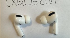Used
													Apple AirPods Pro - MagSafe Case, photo 2 of 8