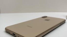 Good
													Apple iPhone Xs Max - Unlocked, Gold, 256 GB, A1921, photo 4 of 5