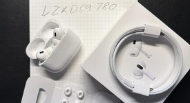 Used
													Apple AirPods Pro 2 - Lightning, photo 2 of 10