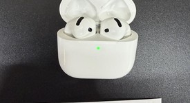 Used
													Apple AirPods 4th Gen - Active Noise Cancellation, photo 3 of 5