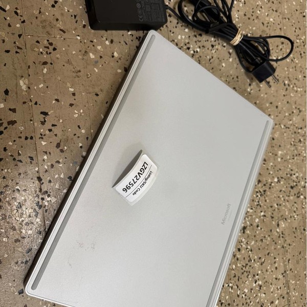 Microsoft Surface Book 2 13.5 inch - 256 GB, 8 GB, Intel Core i5