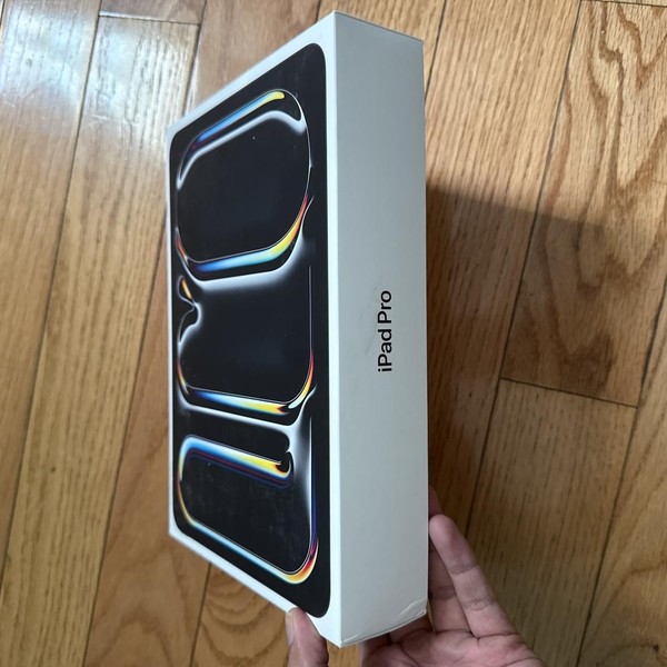 Apple iPad Pro 11 inch (M4) 2024 - Wi-Fi, 256 GB, Black, 8 GB, A2836, Standard Glass