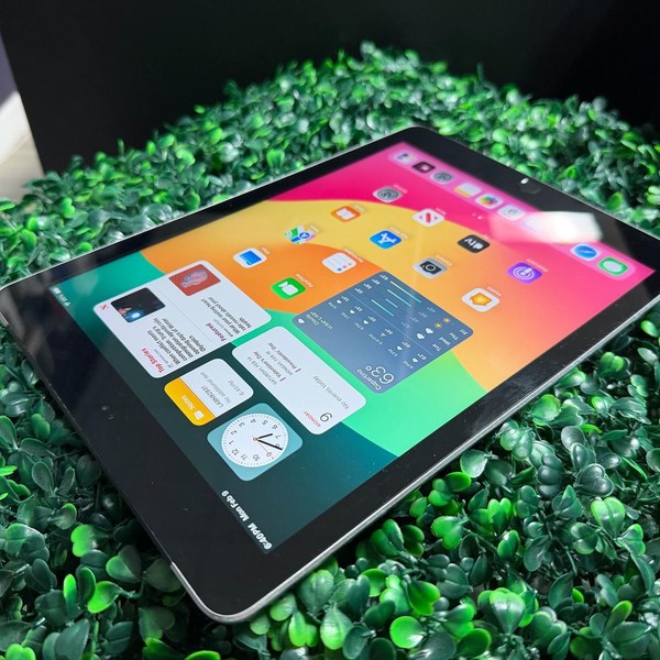 Apple iPad 6th Gen - Unlocked, 128 GB, Gray, A1954