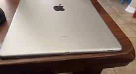 Good
													Apple iPad Pro 12.9" 1st Gen 2015 - Unlocked, Silver, 256 GB, A1652, 1st Gen 2015, photo 3 of 8