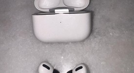 Used
													Apple AirPods Pro - MagSafe Case, photo 5 of 5