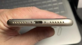 Good
													Apple iPhone SE 3rd Gen 2022 - Unlocked, Starlight, 64 GB, A2595, photo 6 of 6