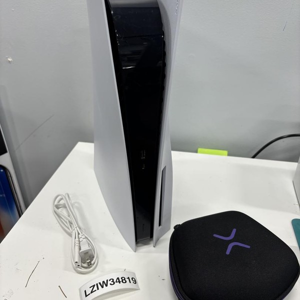 PlayStation 5 Standard Edition (2020) - 825 GB, White, Standard Edition