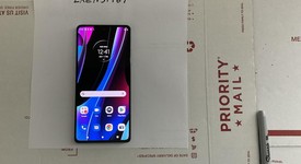 Mint
													Motorola Edge Plus (2022) - Unlocked, White, 512 GB, 8 GB, photo 1 of 8