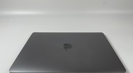 Good
													MacBook Pro 2017 (With Touch Bar) - 13" - I7, Gray, 256 GB, 16 GB, photo 4 of 7