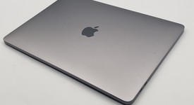 Mint
													MacBook Pro 2017 (With Touch Bar) - 13" - I7, Gray, 256 GB, 8 GB, photo 6 of 6