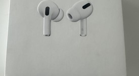 Used
													Apple AirPods Pro 1st Gen - MagSafe Case, photo 4 of 5