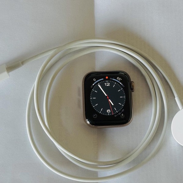 Apple Watch Series 5 40mm - Unlocked, Gold, A2094 Cellular, Stainless Steel