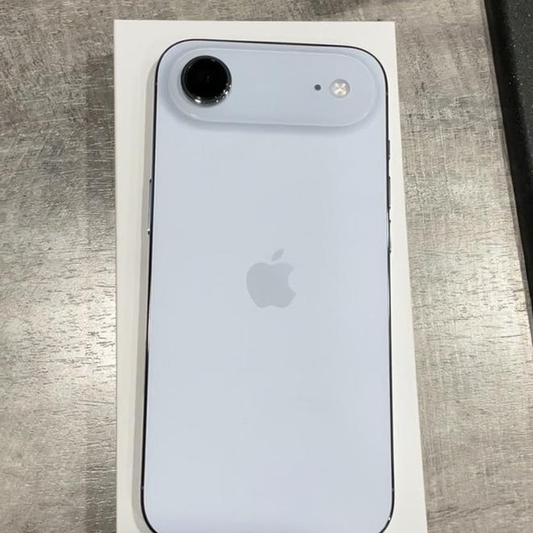 Apple iPhone Air - Unlocked, 256 GB, Sky Blue, A3260