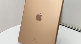 Fair
													Apple iPad 7th Gen - Unlocked, Gold, 32 GB, A2200, photo 3 of 6