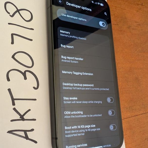 Google Pixel 10 - Mint Mobile, 128 GB, Obsidian, GLBW0