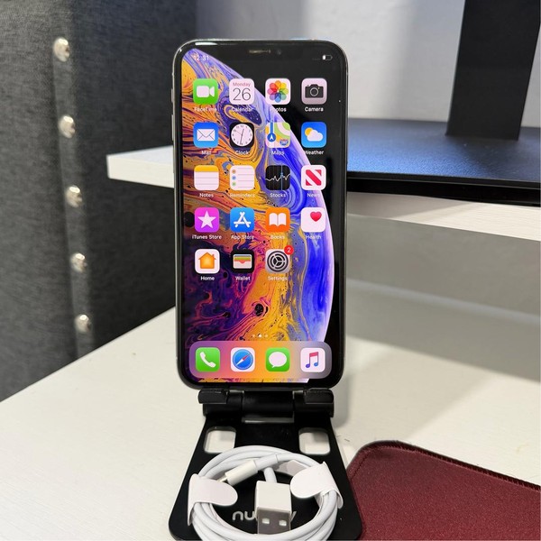 Apple iPhone Xs - Sprint, Silver, 64 GB, A1920