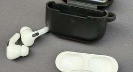 Used
													Apple AirPods Pro - Wireless Case, photo 5 of 8