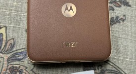 Good
													Motorola Razr Plus (2025) - Unlocked, PANTONE Mocha Mousse, 256 GB, 12 GB, photo 3 of 10