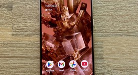 Mint
													Google Pixel 8 - Unlocked, Rose, 128 GB, 8 GB, G9BQD, Sub-6 5G, photo 2 of 14