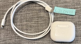 Used
													Apple AirPods 3rd Gen - Lightning Case, photo 4 of 4