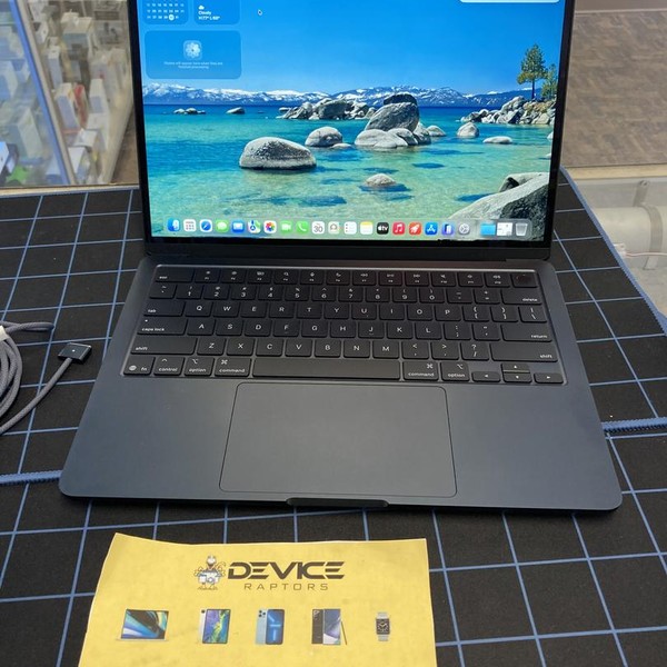 MacBook Air 2025 (M4) - 13 inch - 256 GB, Midnight, 16 GB, Apple M4