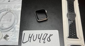 Good
													Apple Watch SE 2nd Gen 40mm - Silver, A2722 - GPS, Aluminum, photo 2 of 2