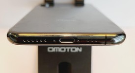 Good
													Apple iPhone Xs - Unlocked, Gray, 64 GB, A1920, photo 2 of 7