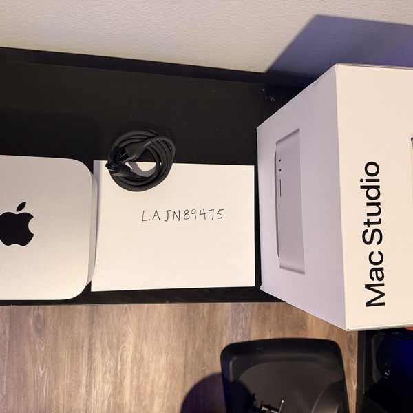 Mac Studio 2023 - 1 TB, 64 GB, Apple M2 Max, 30 Core GPU