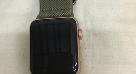 Good
													Apple Watch Series 3 42mm - Unlocked, Gold, A1861, Aluminum, photo 2 of 5