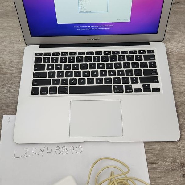 MacBook Air 2017 - 13 inch - 128 GB, Silver, 8 GB, Intel Core i5