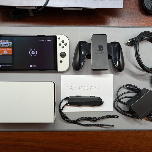 Nintendo Switch - OLED - 64 GB, White