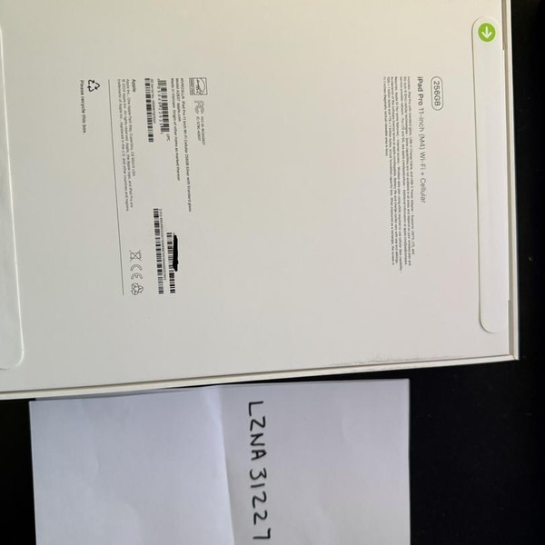 Apple iPad Pro 11 inch (M4) 2024 - Unlocked, 256 GB, Silver, 8 GB, A2837, Standard Glass