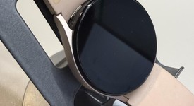 Fair
													Samsung Galaxy Watch5 - Unlocked, Gold, 44mm, photo 3 of 6