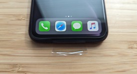 Mint
													Apple iPhone Xr - T-Mobile, Black, 64 GB, A1984, photo 5 of 8