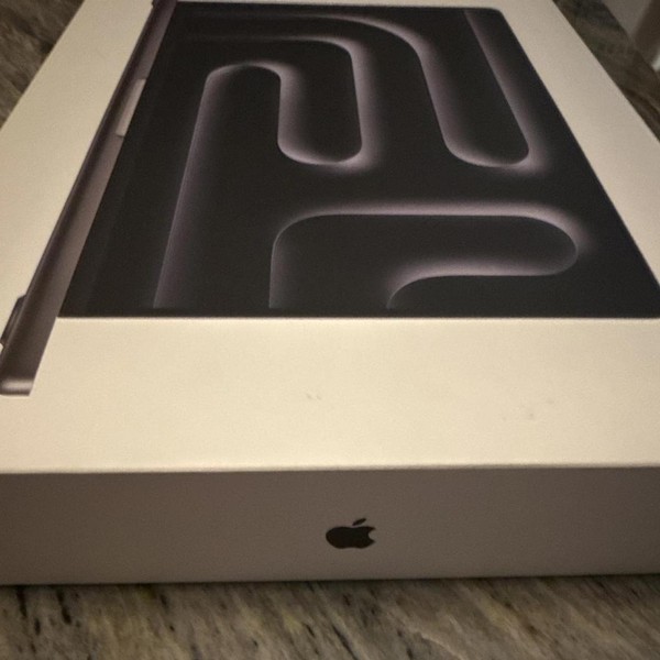 MacBook Pro 2026 - 14 inch (M5) - 2 TB, Space Black, 24 GB, Apple M5 Pro 18-core (20-core GPU), Standard Display