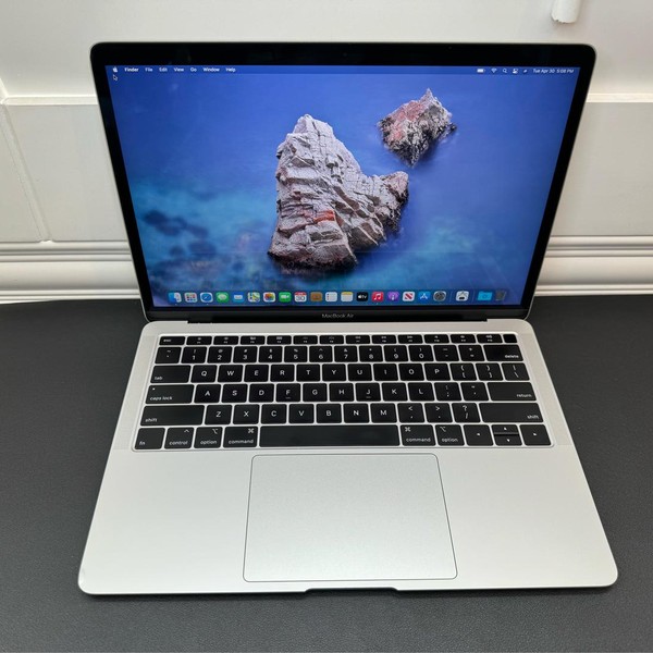 MacBook Air 2019 - 13 inch - 256 GB, Silver, 16 GB, Intel Core i5