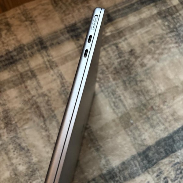 MacBook Air 2022 (M2) - 13 inch - 256 GB, Silver, 8 GB, Apple M2