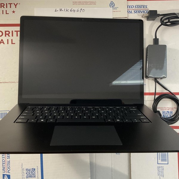 Microsoft Surface Laptop 3 - 256 GB, Black, 16 GB, Intel Core i7, 15 inch