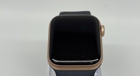 Good
													Apple Watch SE 1st Gen 40mm - Gold, A2351 - GPS, Aluminum, photo 3 of 4