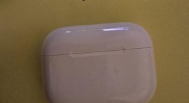 Used
													Apple AirPods Pro 3, photo 1 of 5