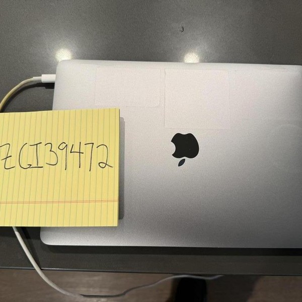 MacBook Pro 2017 (No Touch Bar) - 13 inch - 128 GB, Silver, 8 GB, Intel Core i5