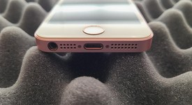 Good
													Apple iPhone SE 1st Gen 2016 - Unlocked, Rose Gold, 64 GB, A1662, photo 5 of 7