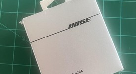 Used
													Bose QuietComfort Ultra Earbuds - Silver, Holiday Edition, photo 1 of 5